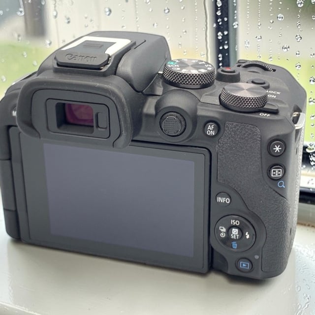 EOS R10 ボディ