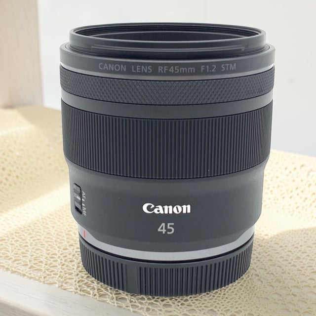 RF45mm F1.2 STM