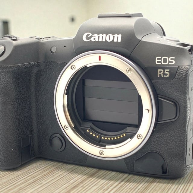 EOS R5 ボディ