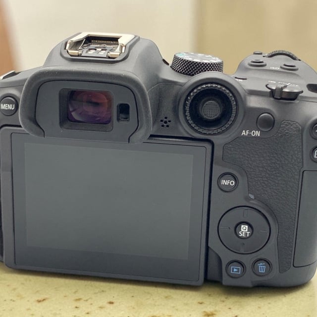 EOS R7 ボディ