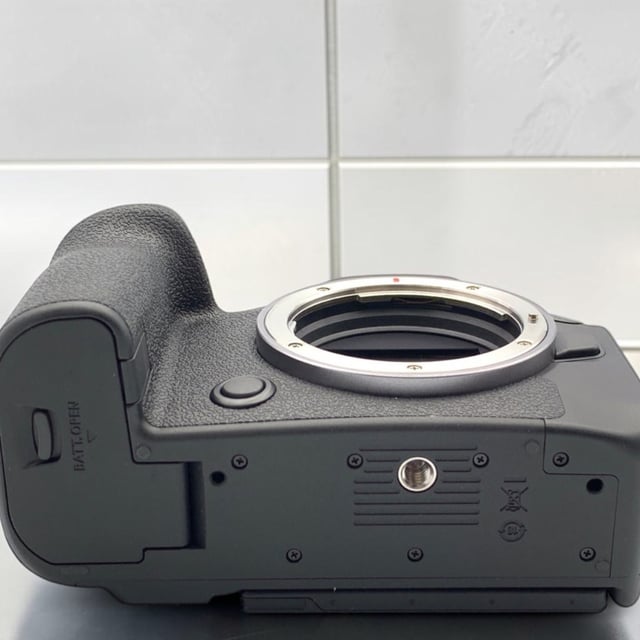 EOS R6 Mark III ボディ