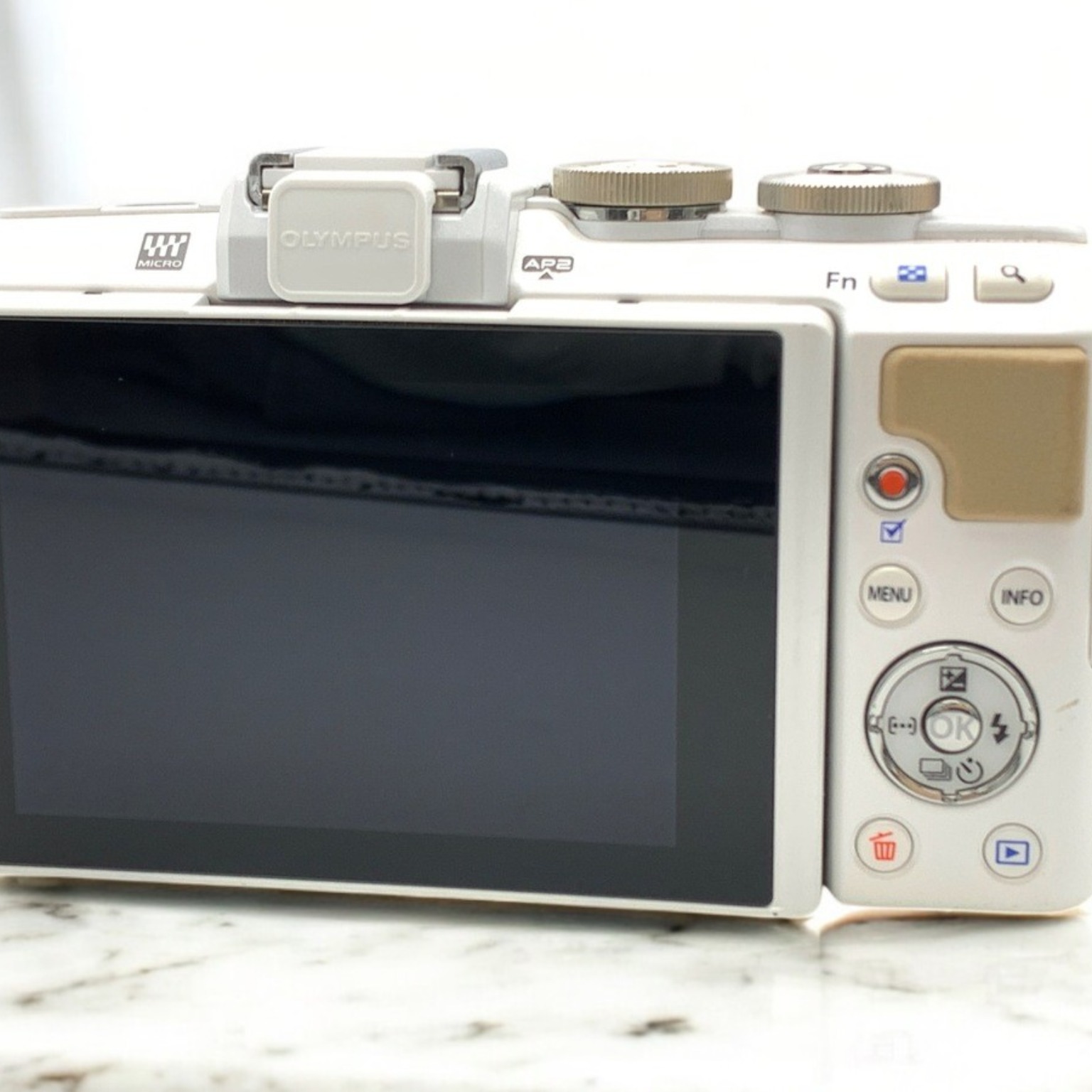 OLYMPUS PEN Lite E-PL7 ボディ 