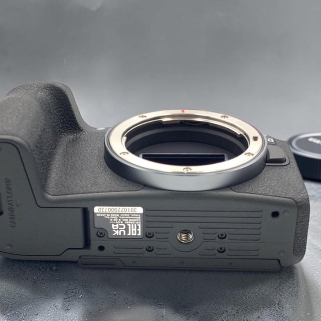 EOS R8 ボディ