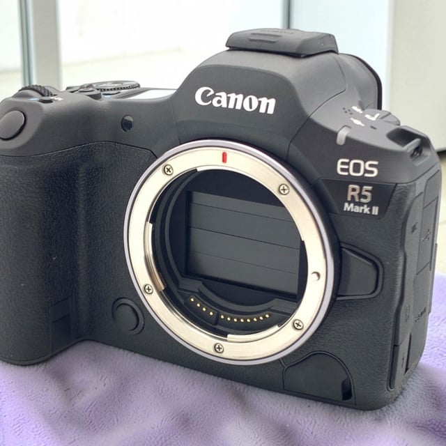 EOS R5 Mark II ボディ
