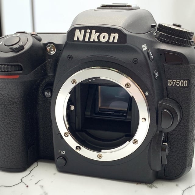D7500 ボディ