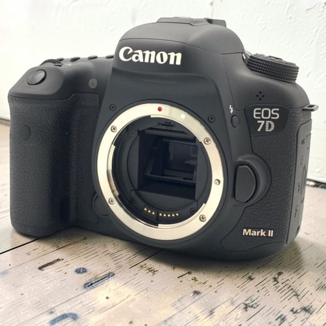 EOS 7D Mark II ボディ