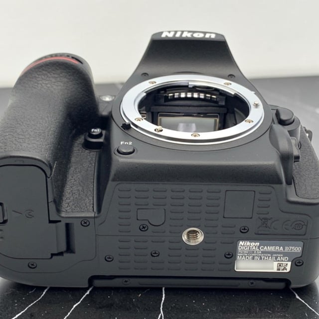 D7500 ボディ