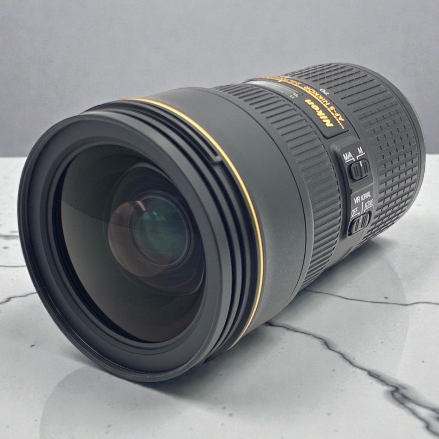 ニコン AF-S NIKKOR 28-300mm f/3.5-5.6G ED VRの中古 (美品)・¥46,870