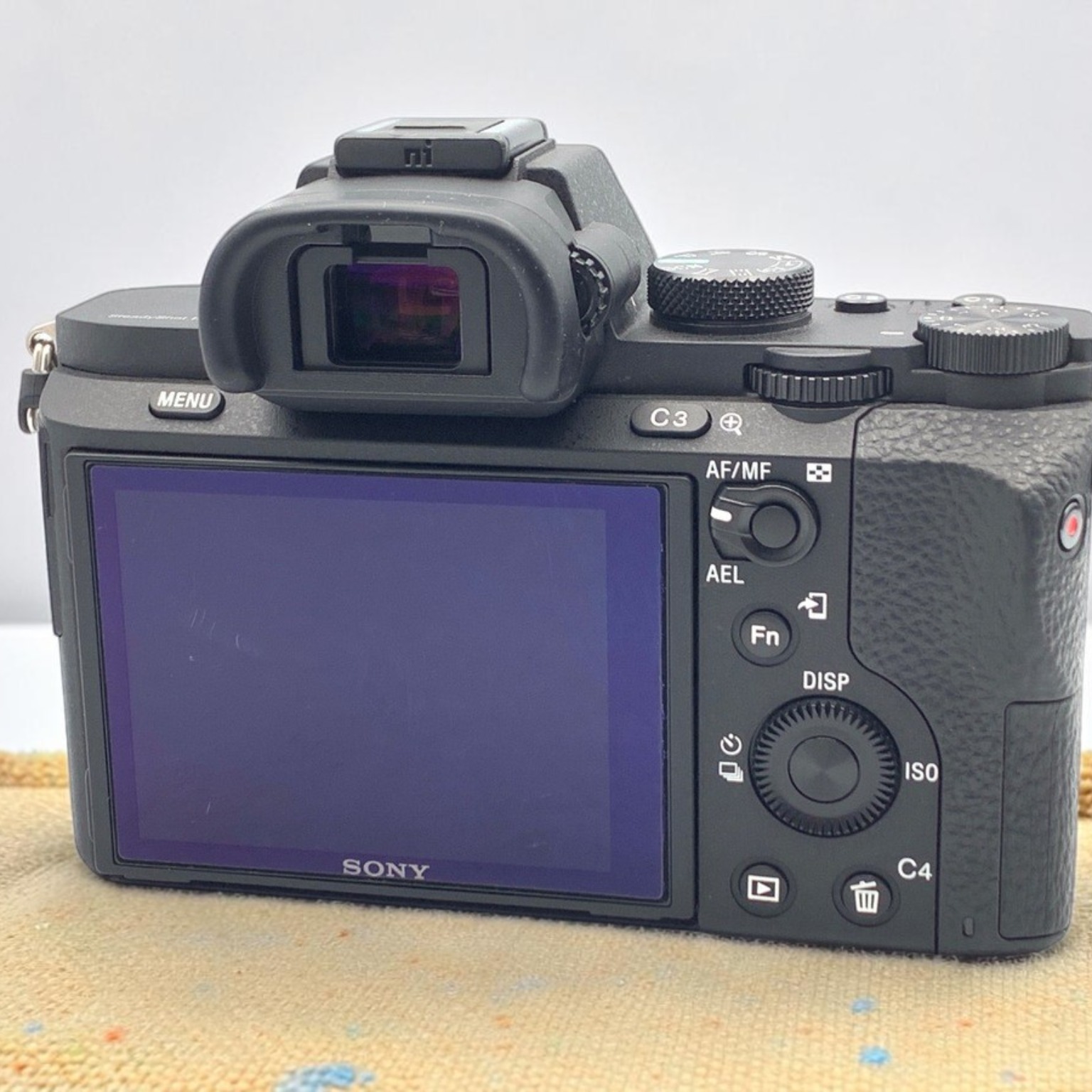 SONY α7 II ILCE-7M2 ボディの中古 (美品)・¥66,780 by おとがね