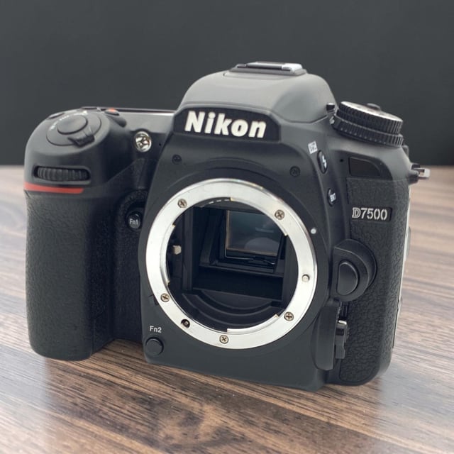 D7500 ボディ