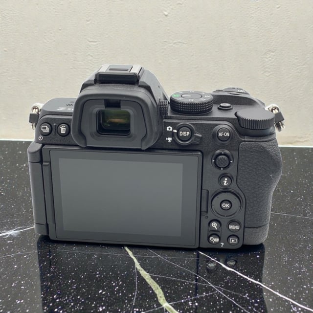 Z5II ボディ