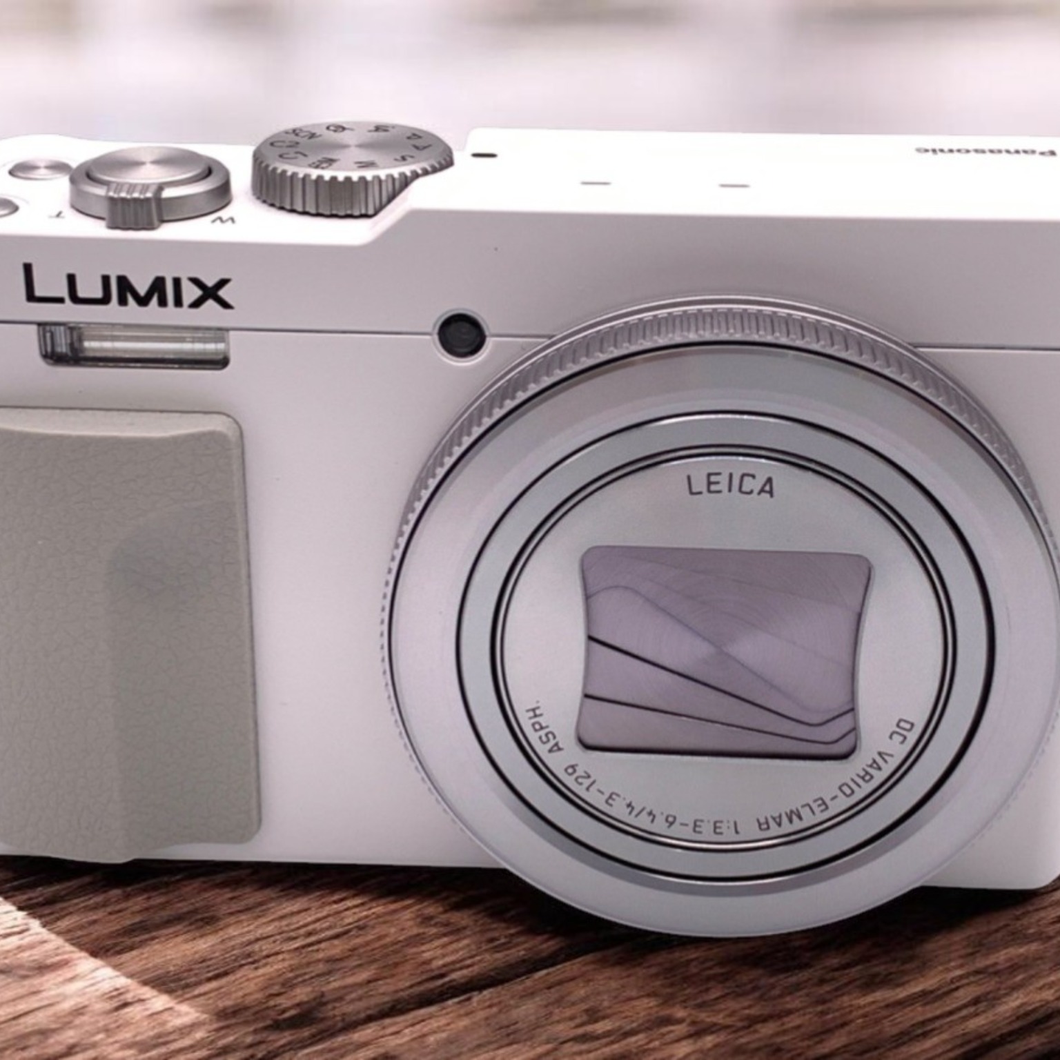 パナソニック LUMIX TZ99(DC-TZ99) 