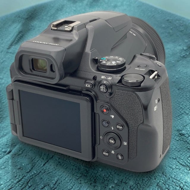 COOLPIX P1100