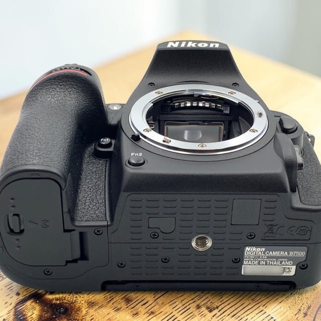 D7500 ボディ