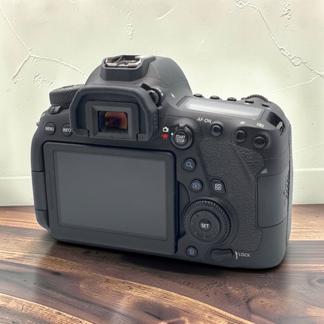 EOS 6D Mark II ボディ