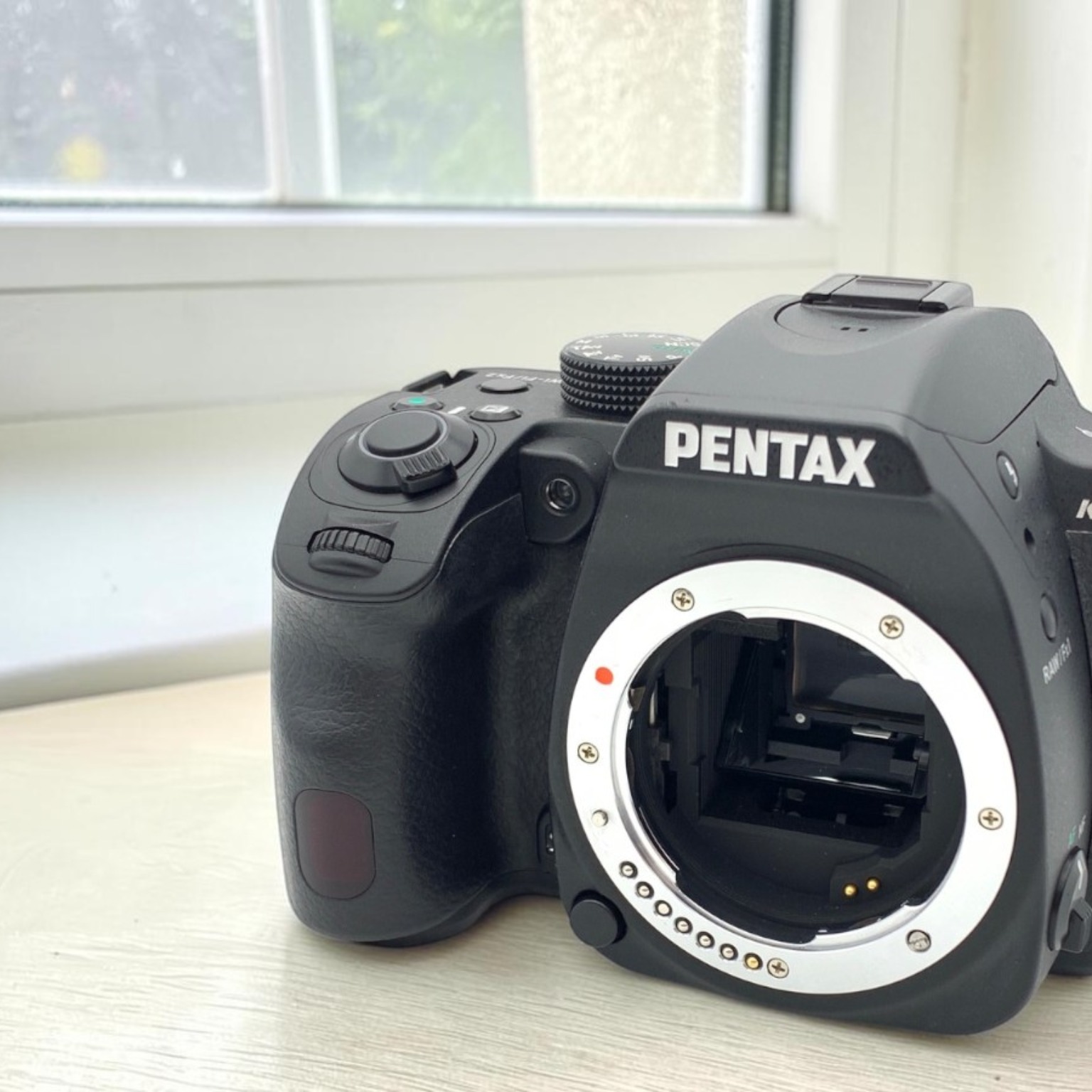 PENTAX K-70 ボディ ブラック Зеркальный фотоаппарат PENTAX K-70 body черный | Официальный