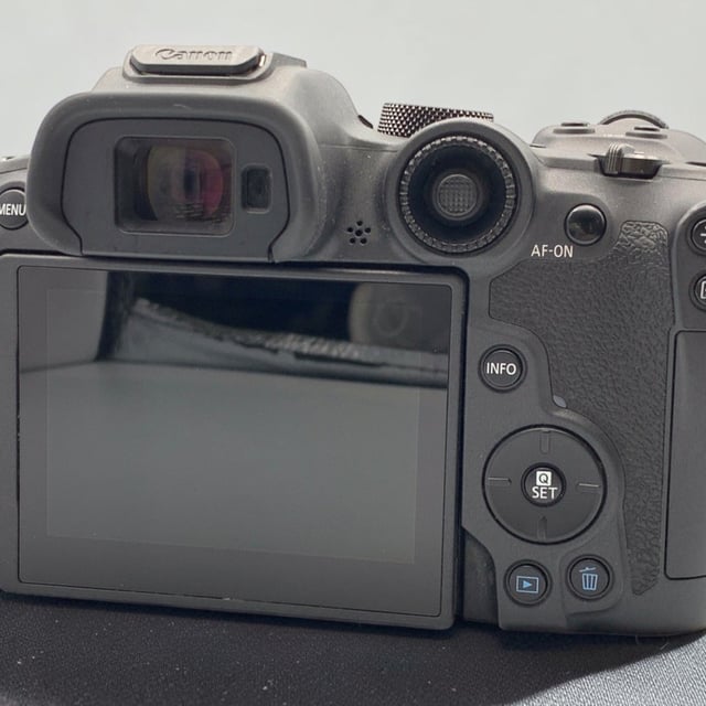 EOS R7 ボディ