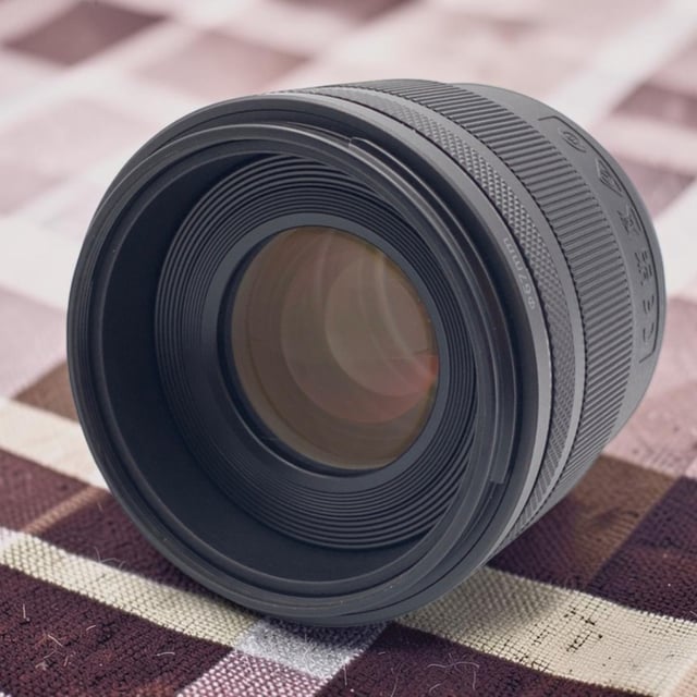 RF45mm F1.2 STM
