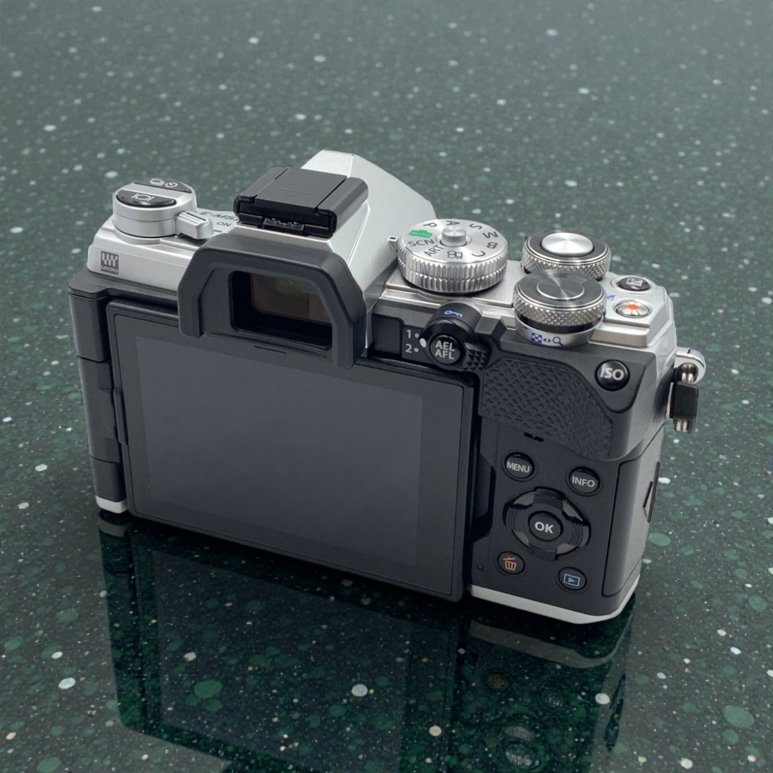 OM SYSTEM OM-D E-M5 Mark III ボディ 