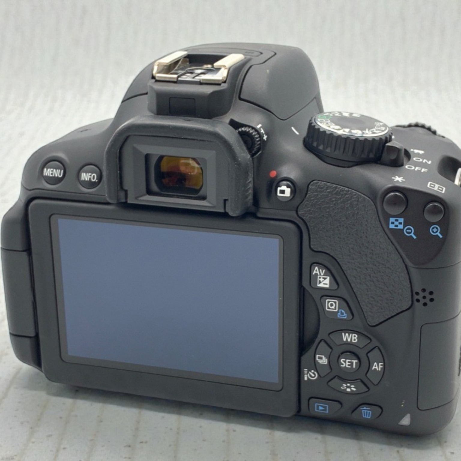 EOS Kiss X6i ボディの中古カメラを買うならみんなのカメラ MASNInk2Z18U