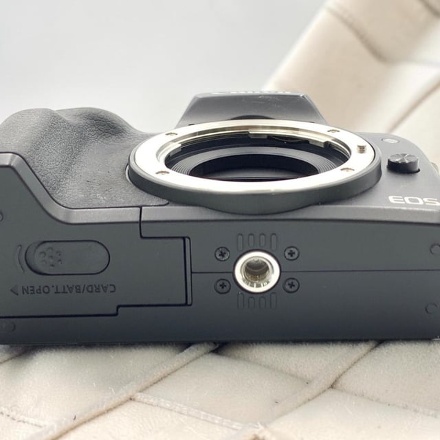 EOS Kiss M ボディ "ブラック"