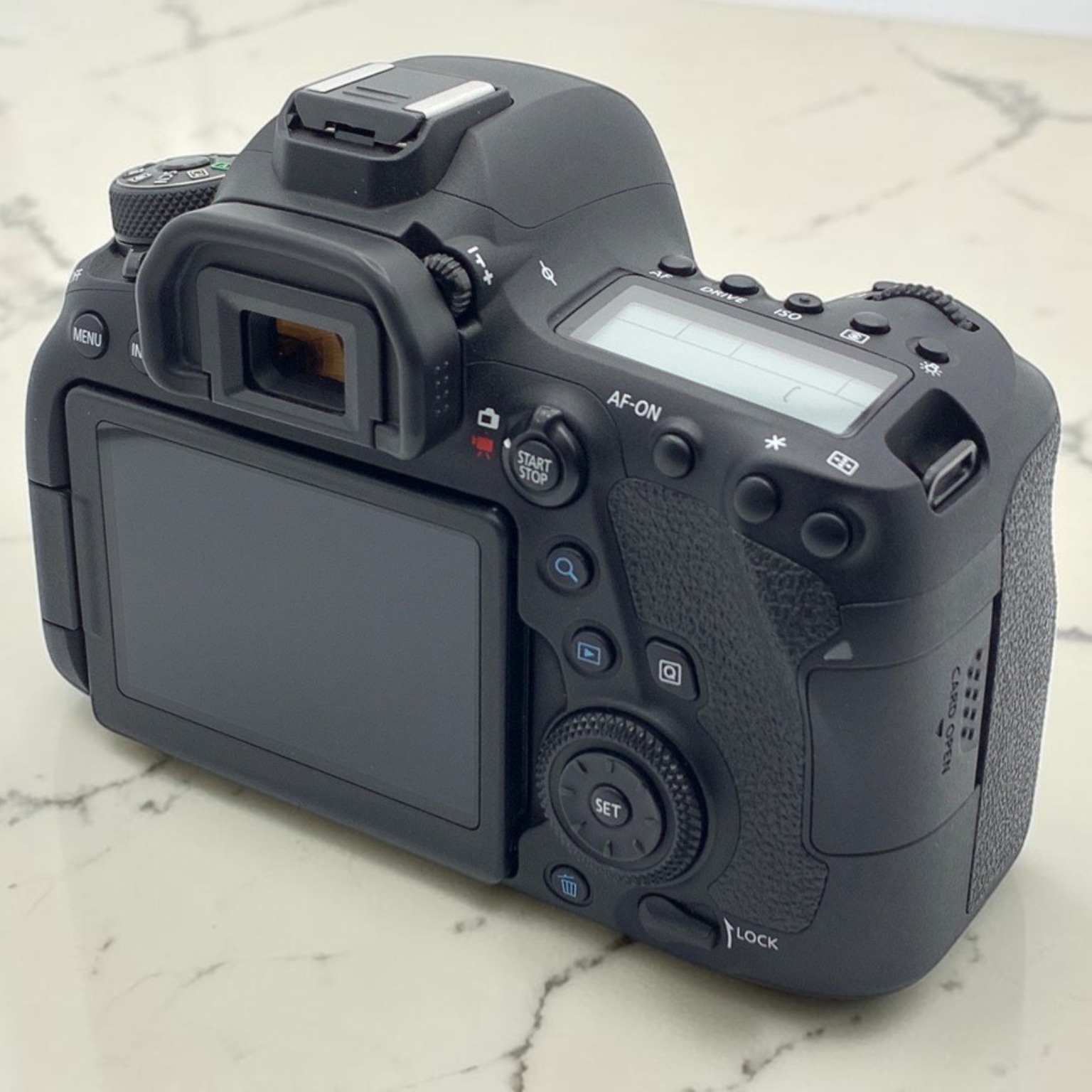 Canon EOS Kiss X7i ダブルズームキットの新品/中古の在庫一覧