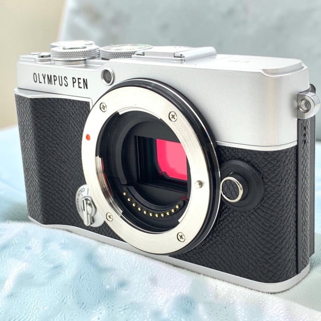 OLYMPUS PEN E-P7 ボディ "シルバー"