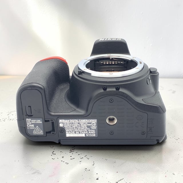 D5600 ボディ