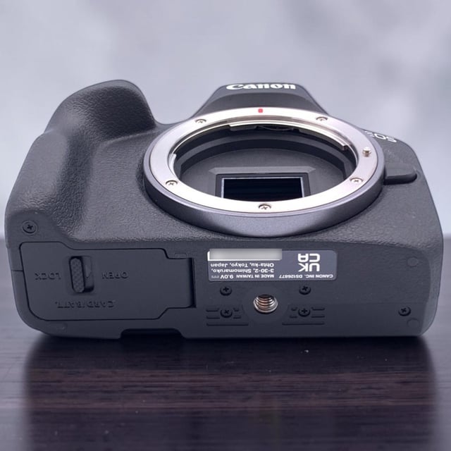 EOS R50 ボディ "ブラック"