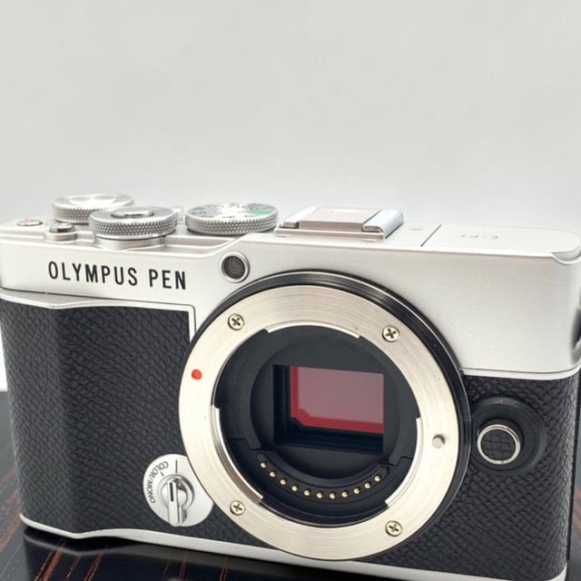 OLYMPUS PEN E-P7 ボディ "シルバー"