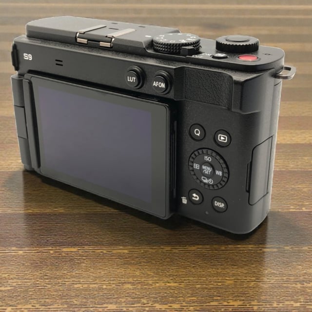 LUMIX S9(DC-S9) ボディ "ジェットブラック"
