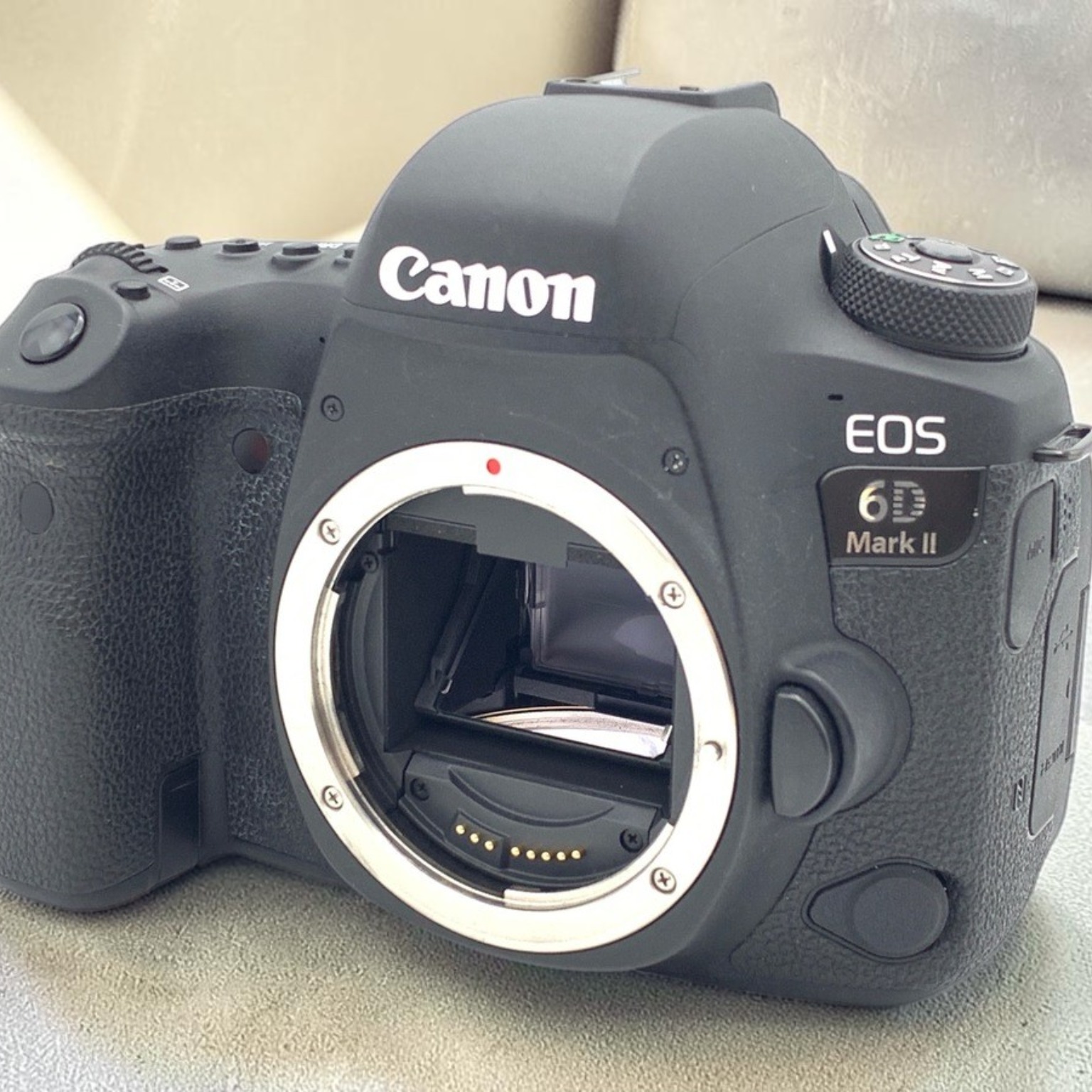 【中古品】Canon EOS 6D Mark Ⅱ Canon EOS 6D Mark II ボディの中古 (美品)・¥89,920 by tenna