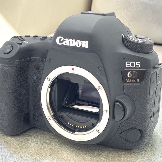 EOS 6D Mark II ボディ