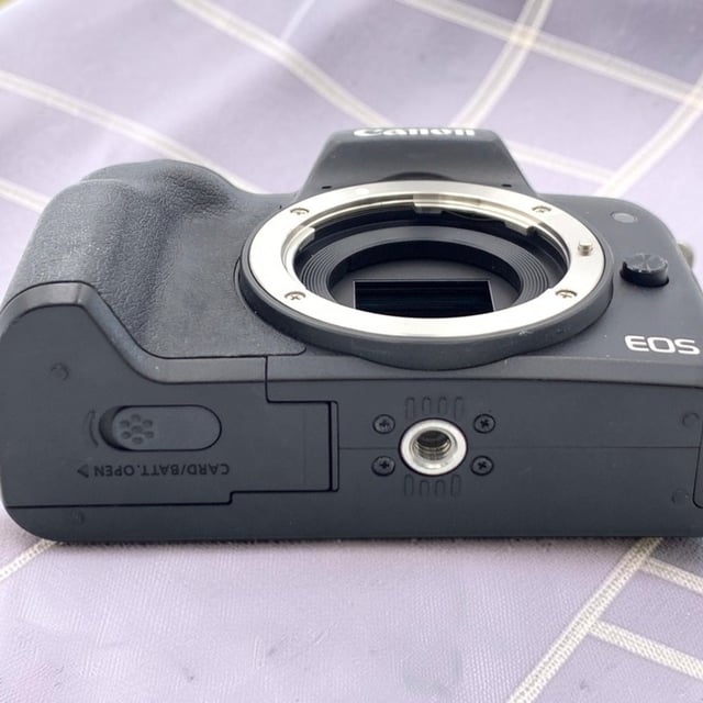 EOS Kiss M ボディ