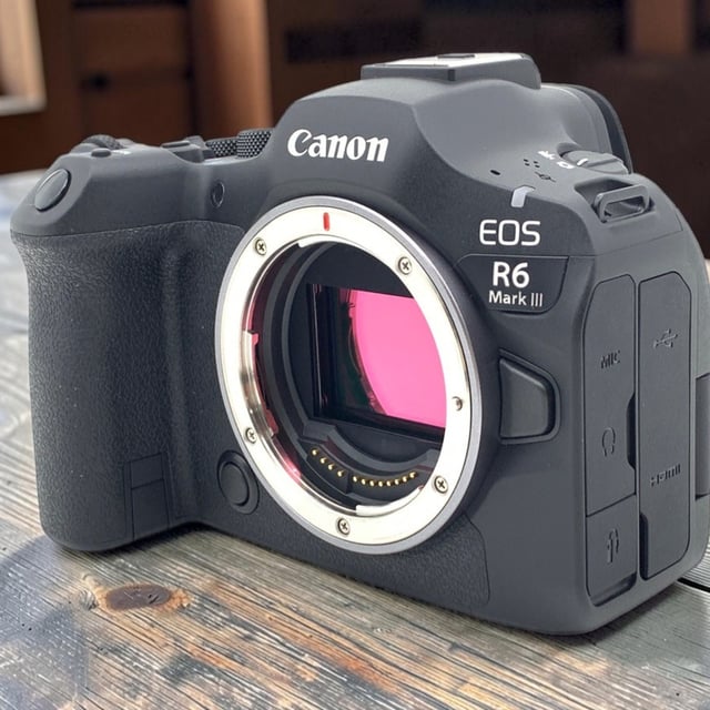 EOS R6 Mark III ボディ