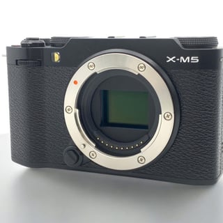 X-M5 ボディ "ブラック"