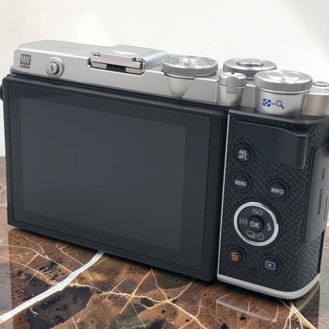 OLYMPUS PEN E-P7 ボディ