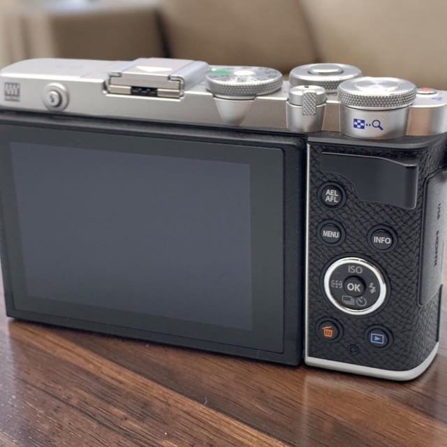 OLYMPUS PEN E-P7 ボディ