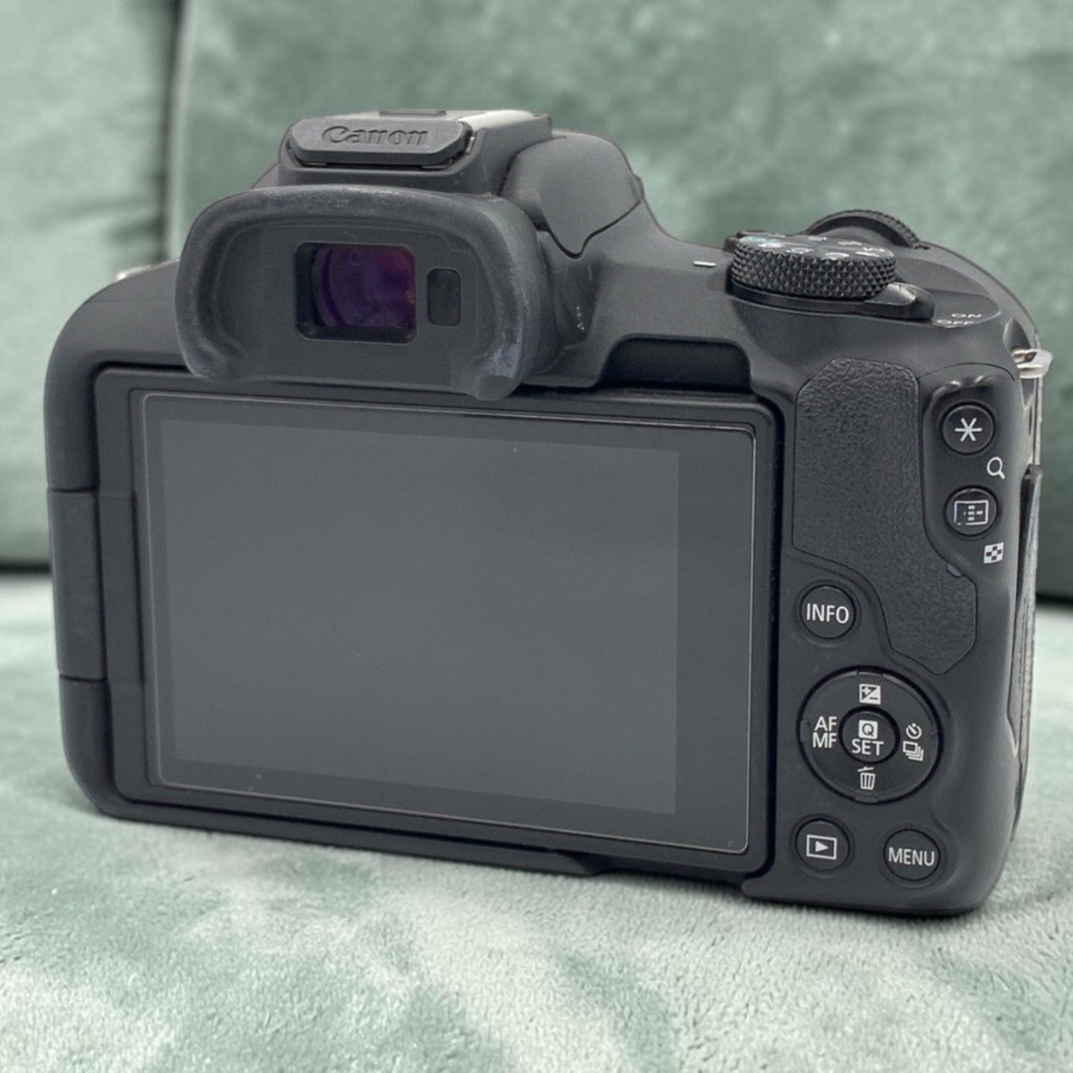 Canon EOS R50 ボディ 
