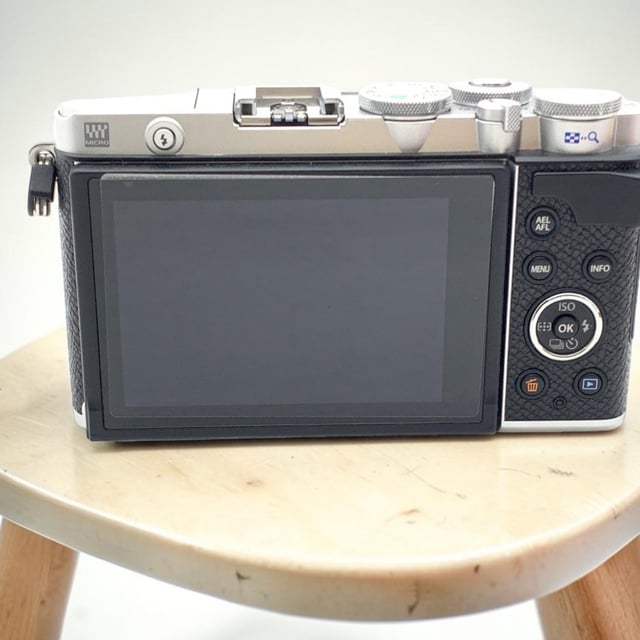 OLYMPUS PEN E-P7 ボディ
