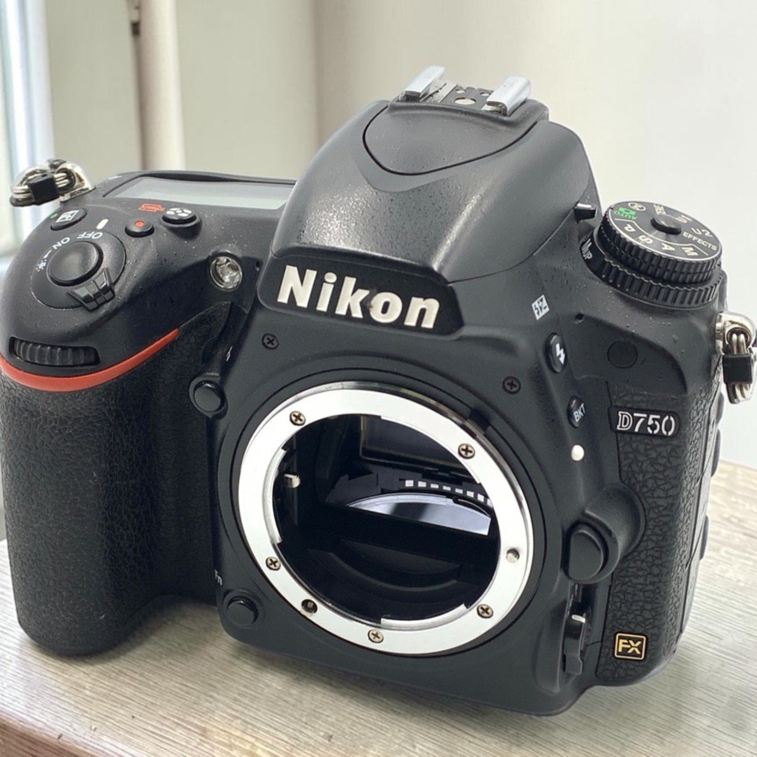 超美品 ニコン D750 ショット数 46,811 デジタル ボディ H406 ニコン D750 ボディの中古 (美品)・¥68,780 売り切れ by えむね