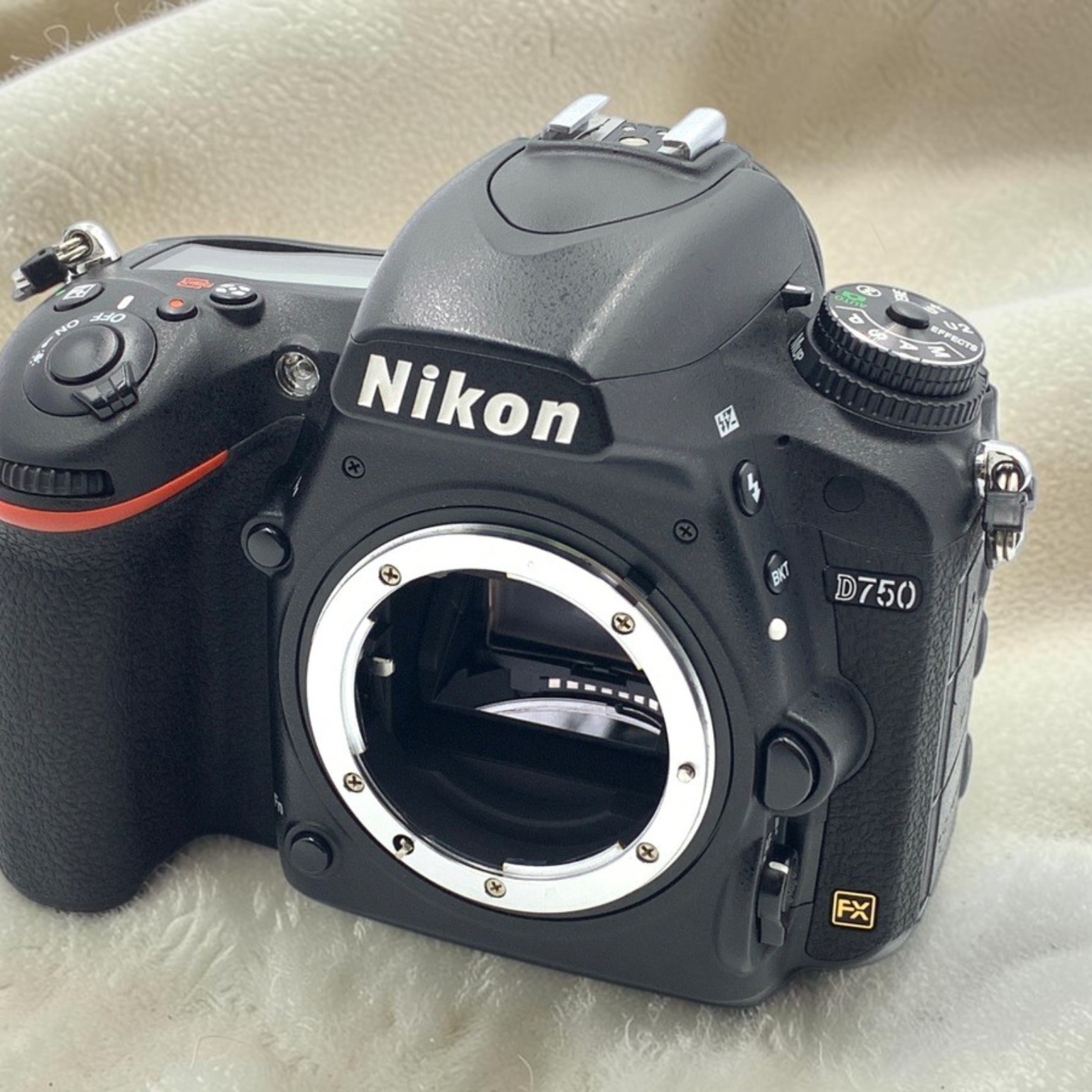 ニコン D7200 ボディの新品/中古の在庫一覧 | みんなのカメラ
