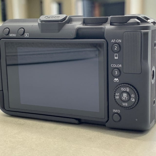 EOS R50 V ボディ "ブラック"