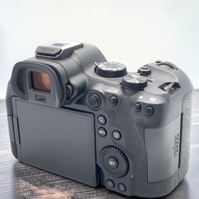 EOS R6 Mark II ボディ