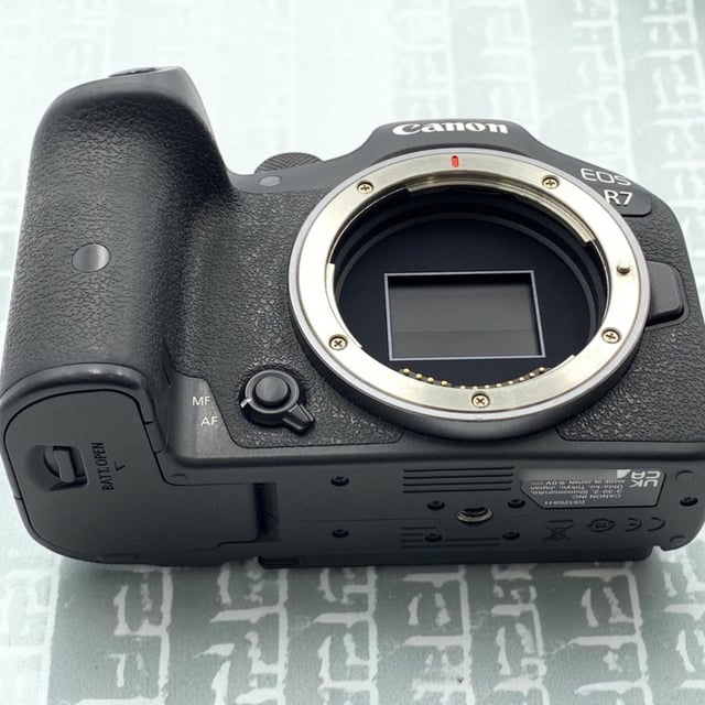EOS R7 ボディ