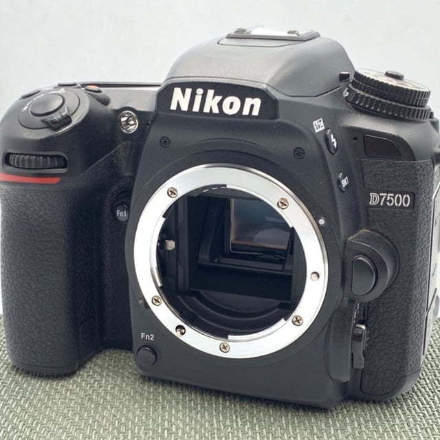 D7500 ボディ