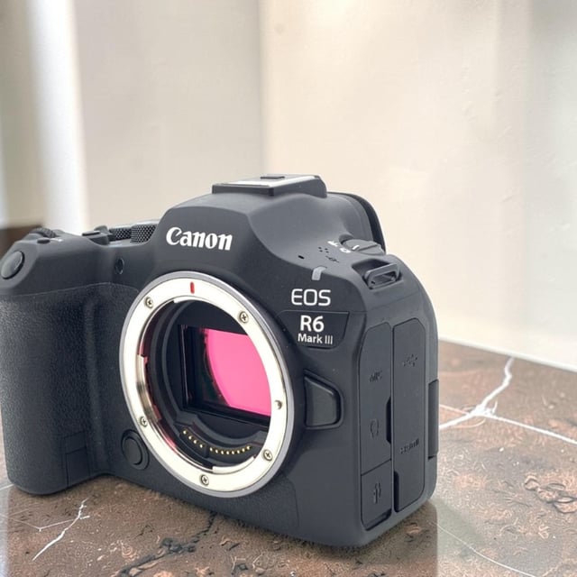 EOS R6 Mark III ボディ