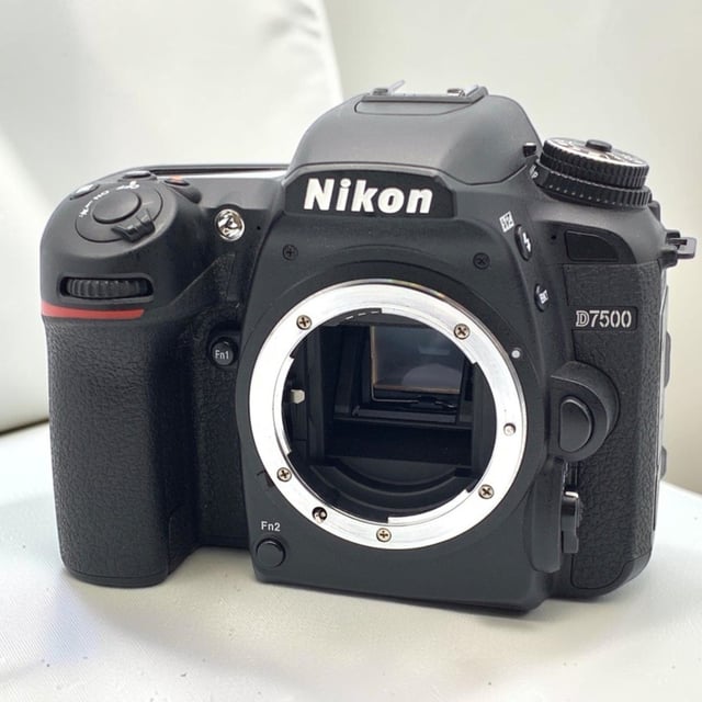 D7500 ボディ