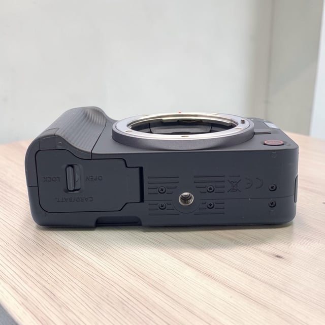 EOS R50 V ボディ