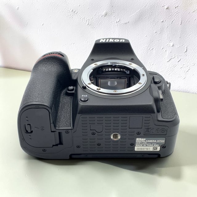 D7500 ボディ